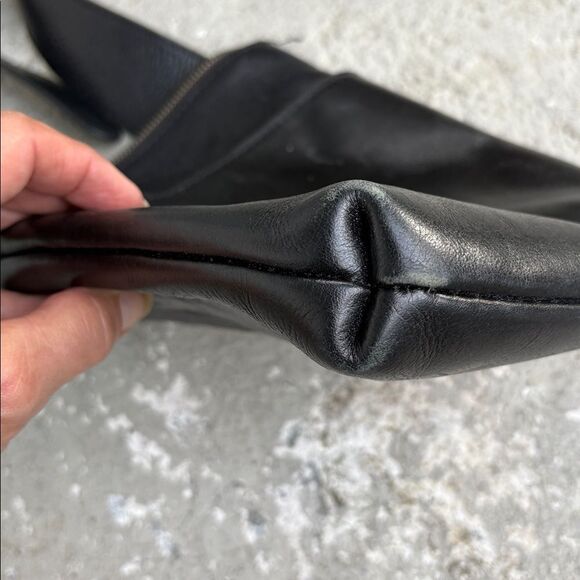 Patricia Nash, leather cross body - Picture 4 of 7